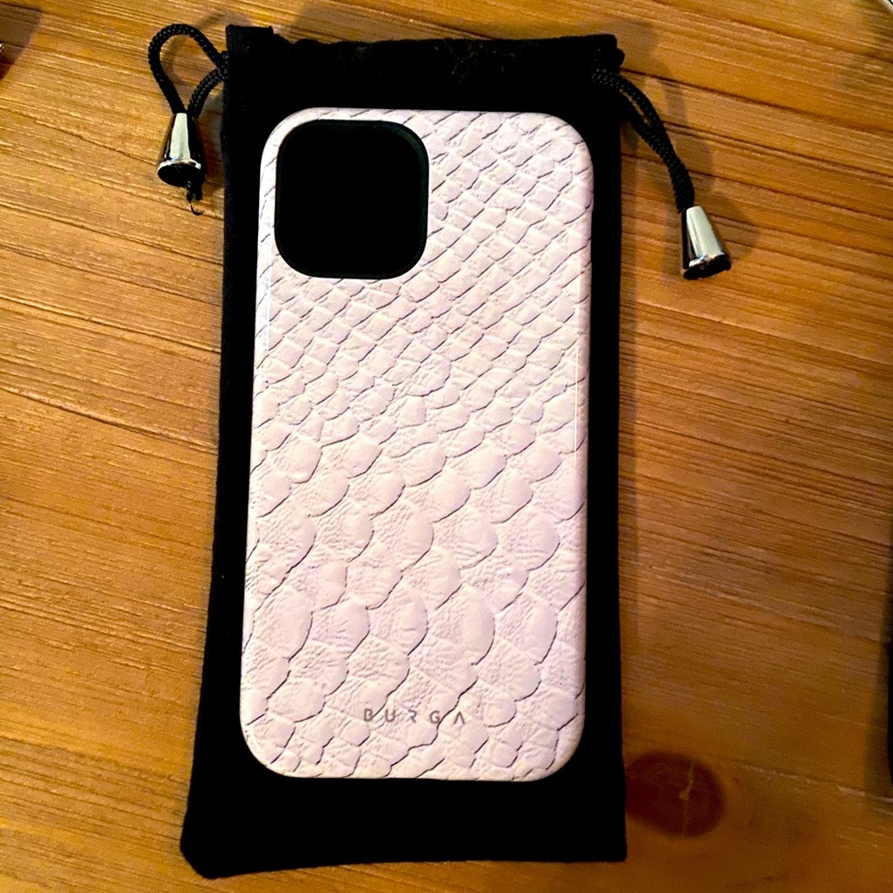 ***MAKE ME AN OFFER*** Purging!
New Burga Tough case for iPhone 12